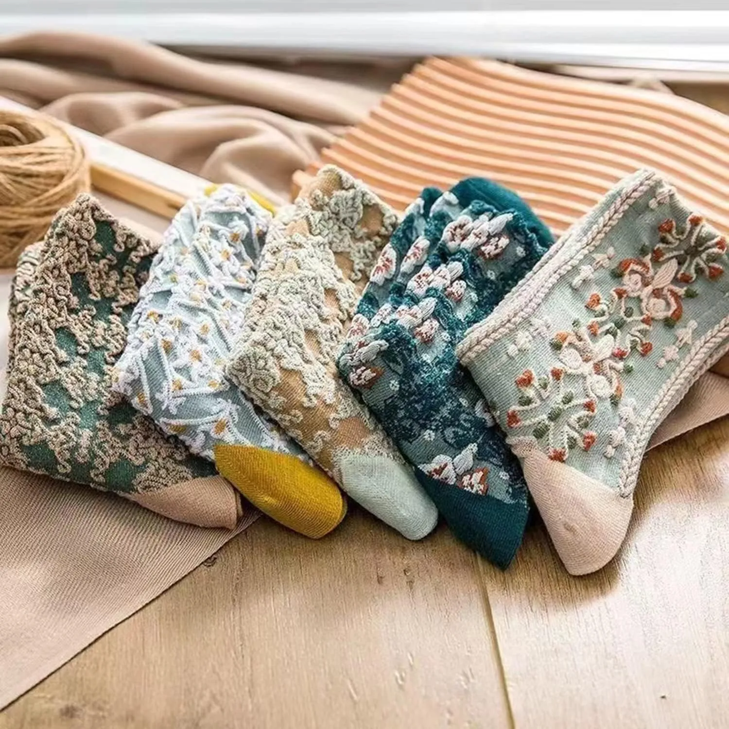 5 Pairs Womens Floral Cotton Socks,Floral Retro Style Novelty Cotton Socks,Winter Thickened Warm Women Vintage Socks